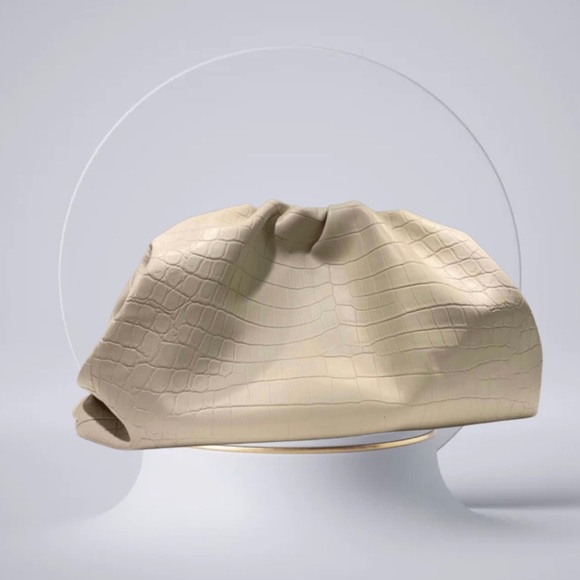 GOT MY ATTENTION CLOUD POUCH - Picture 2 of 7